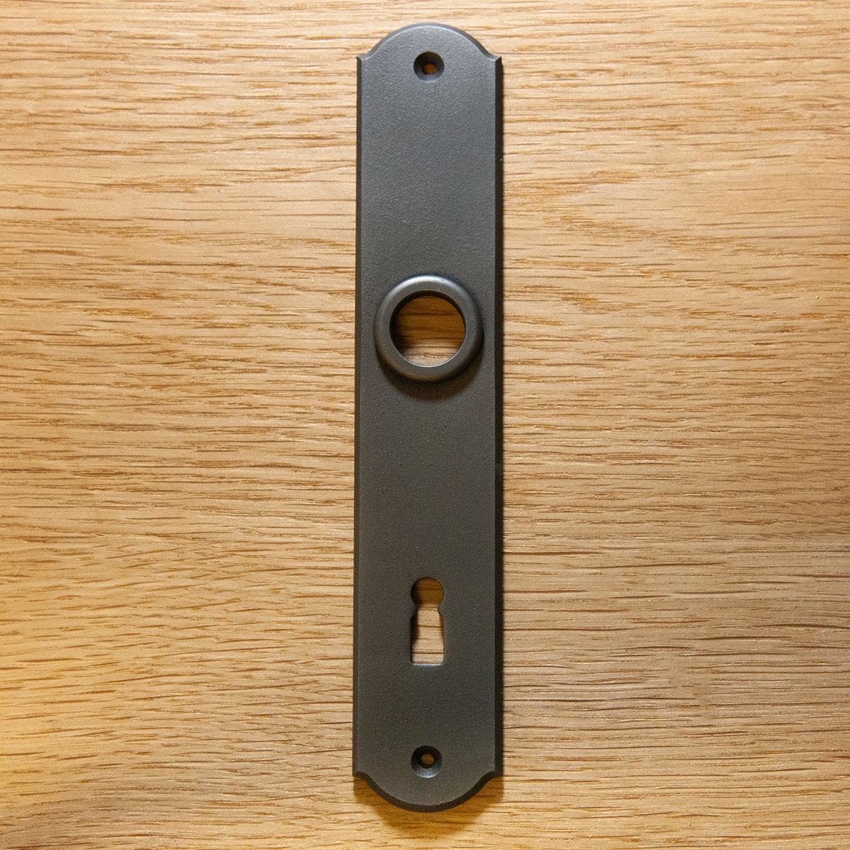 Türschilder Kanten geprägt