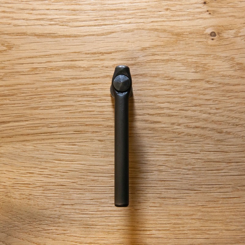 Fenstergriff Rund, gehämmert, gerade, einseitig genietet