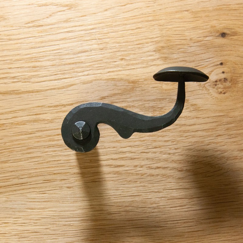 Handgeschmiedeter rustikaler Drücker