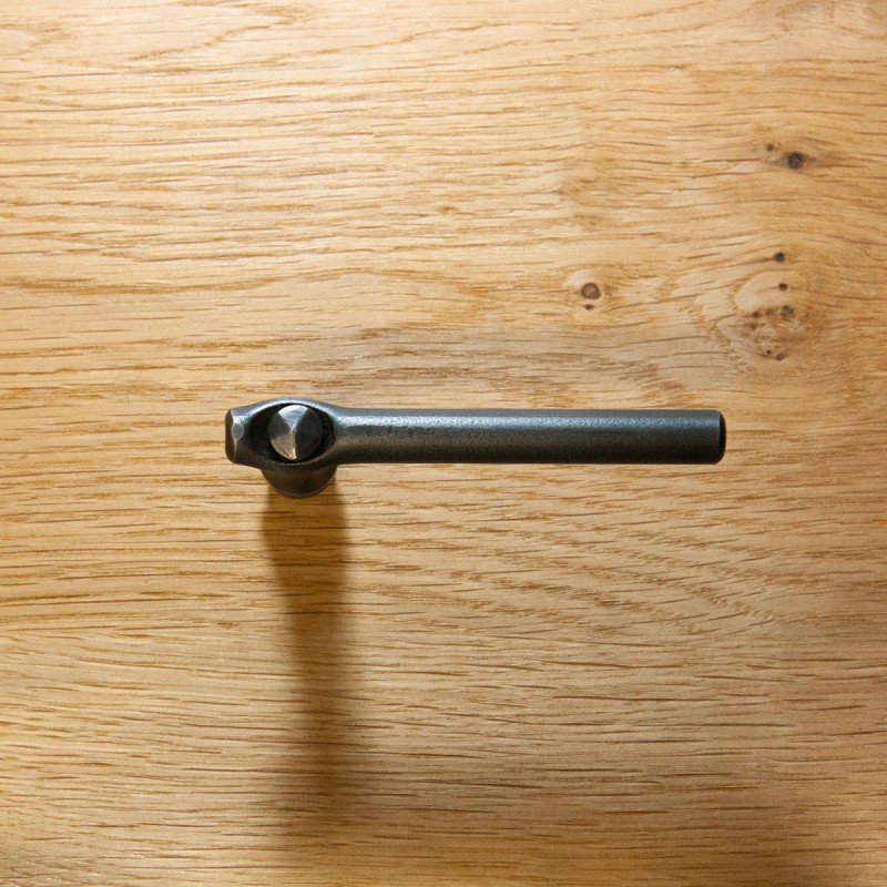 Türdrücker rund, vernietetes Auge, gerade