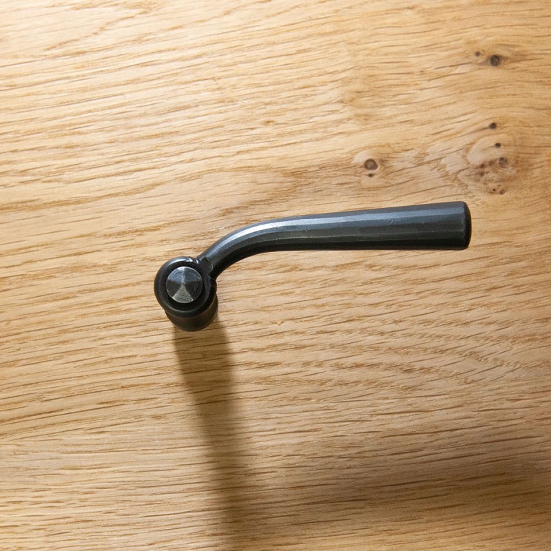 Türdrücker konisch geschmiedet, 45 grad gekröpft, vernietet